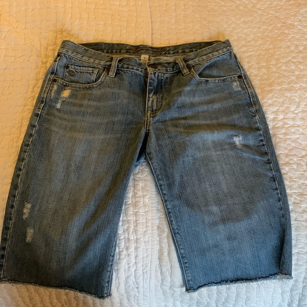 Abercrombie &Fitch midrise 13in inseam shorts